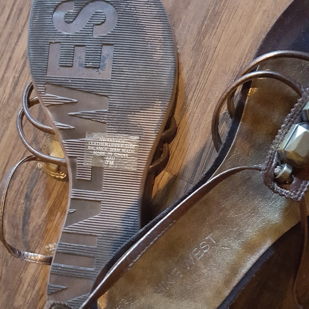 sandals - Picture 4 of 4